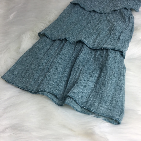 Soft Woven Textured Layered Top - Picture 6 of 7